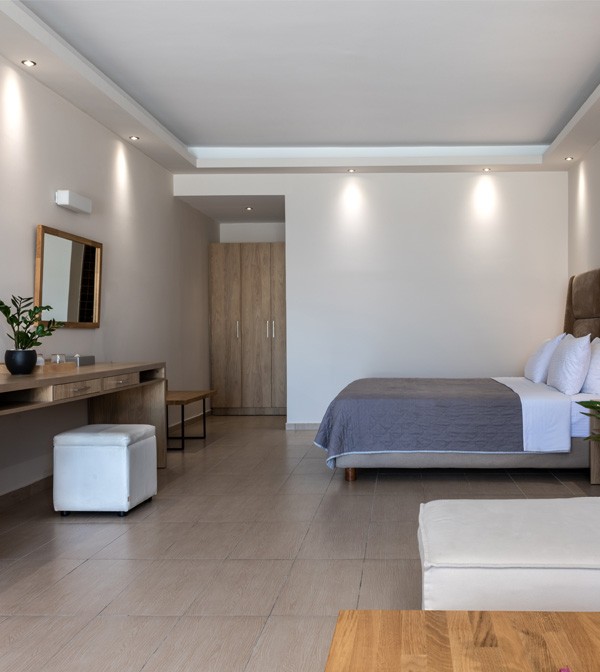 DELUXE SUITE WITH JACUZZI AND PRIVATE POOL